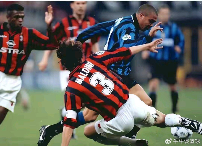 500万彩票网-从世界第一到无人问津！意甲三大昏招，把自己踢出豪门圈|英超|尤文图斯|足球|劳塔罗-马丁内斯|马拉多纳_新浪体育_新浪新闻